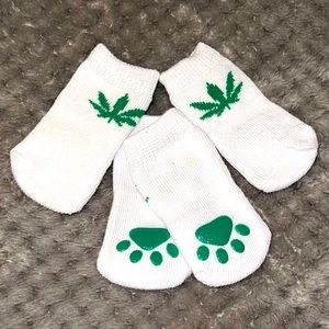 XS Doggie Pot Leaf Socks